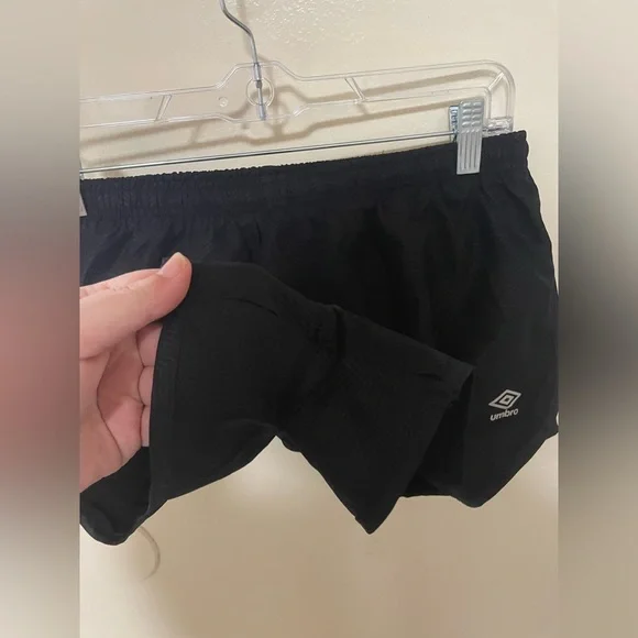 ✨Women’s Umbro Track Shorts Size M - Picture 3 of 9